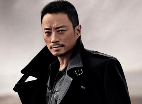 娱乐圈的硬汉,娱乐圈中的钢铁战士